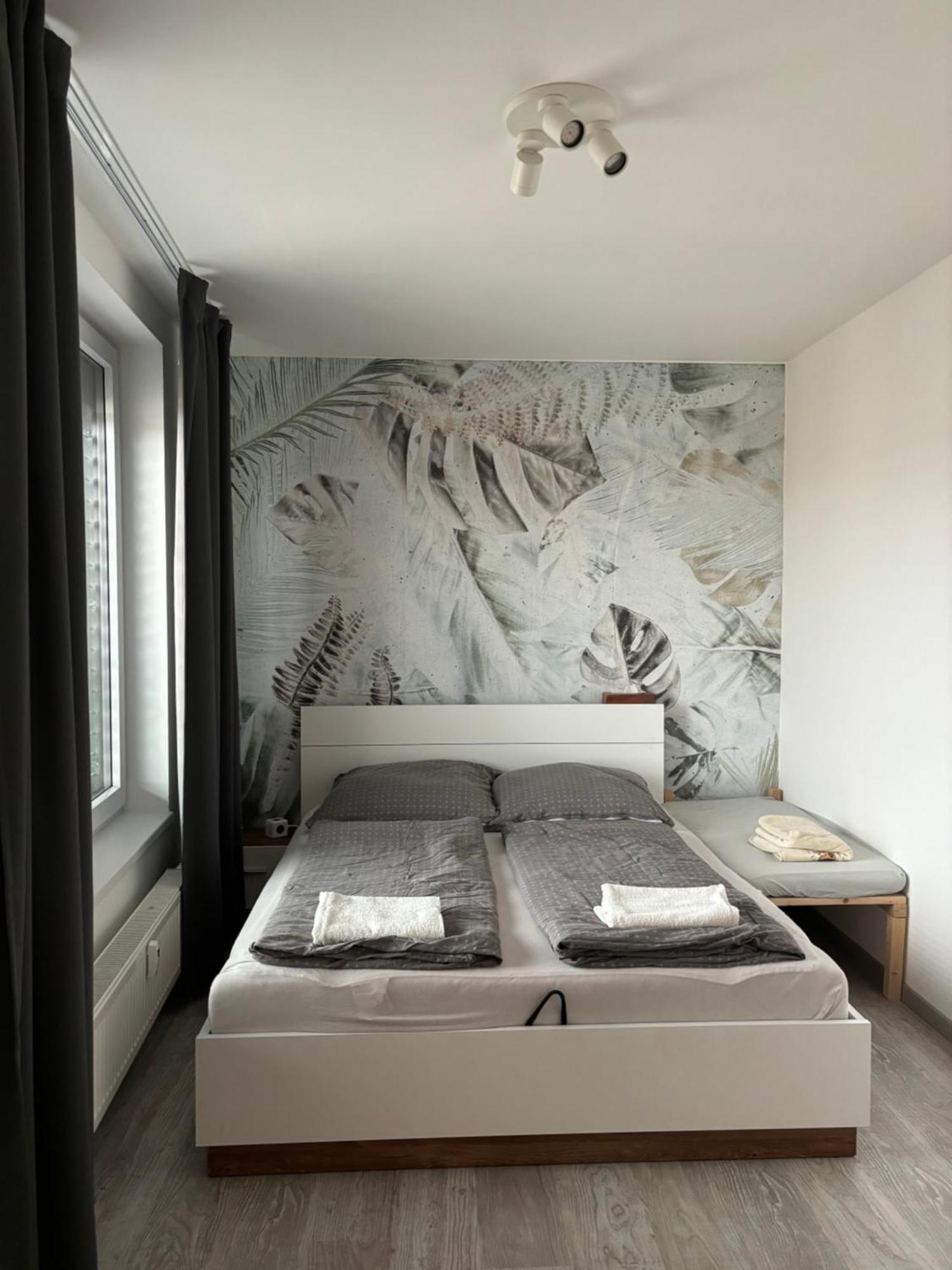 Premiere Apartment Bratislava - Private Parking Luaran gambar