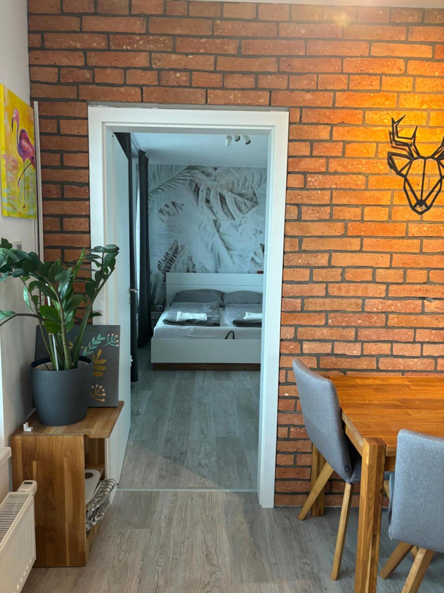 Premiere Apartment Bratislava - Private Parking Luaran gambar